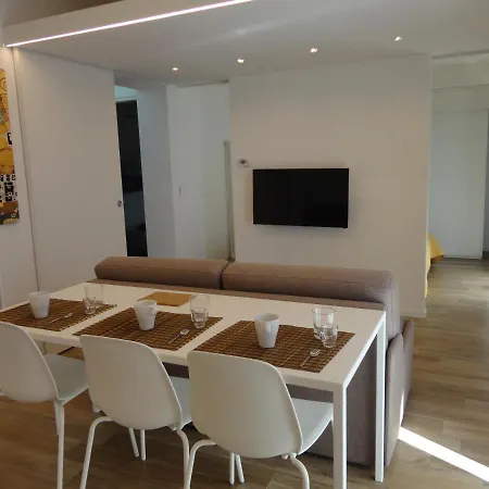 Casa Klimt Vicinissima Al Mare Parcheggio Privato Gratuito Se Disponibile Apartment Pescara Exterior photo
