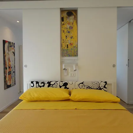 Casa Klimt Vicinissima Al Mare Parcheggio Privato Gratuito Se Disponibile Apartment Pescara Exterior photo