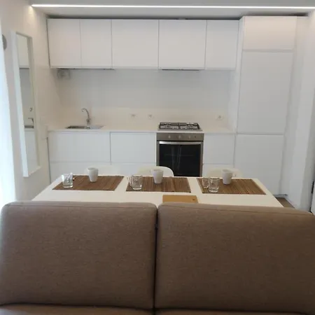 Casa Klimt Vicinissima Al Mare Parcheggio Privato Gratuito Se Disponibile Apartment Pescara Exterior photo