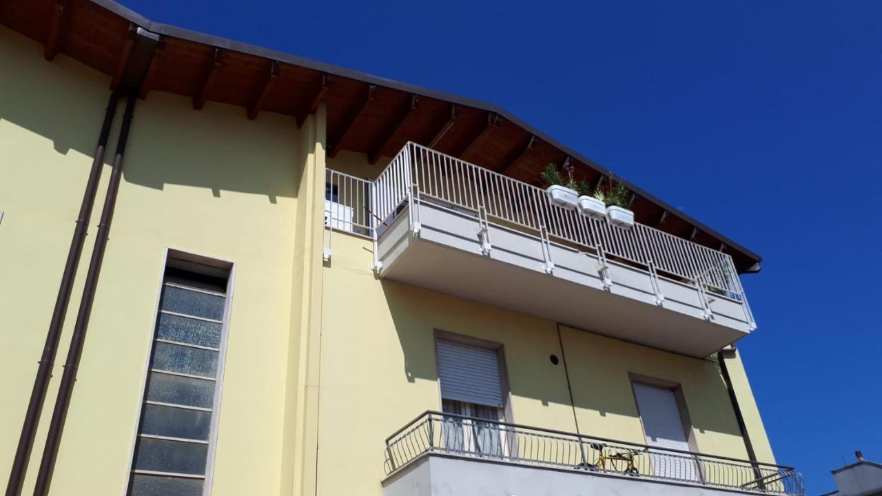 Casa Klimt Vicinissima Al Mare Parcheggio Privato Gratuito Se Disponibile Apartment Pescara