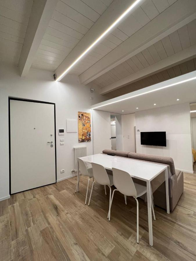 Casa Klimt Vicinissima Al Mare Parcheggio Privato Gratuito Se Disponibile * Pescara