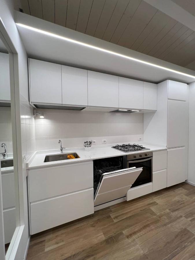 Casa Klimt Vicinissima Al Mare Parcheggio Privato Gratuito Se Disponibile Apartment *